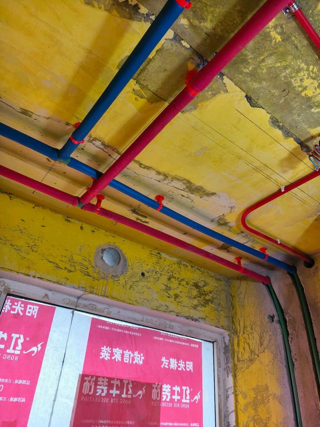 南京紅牛裝飾定期工地巡檢，以專業(yè)和熱情回饋每一份信任！09