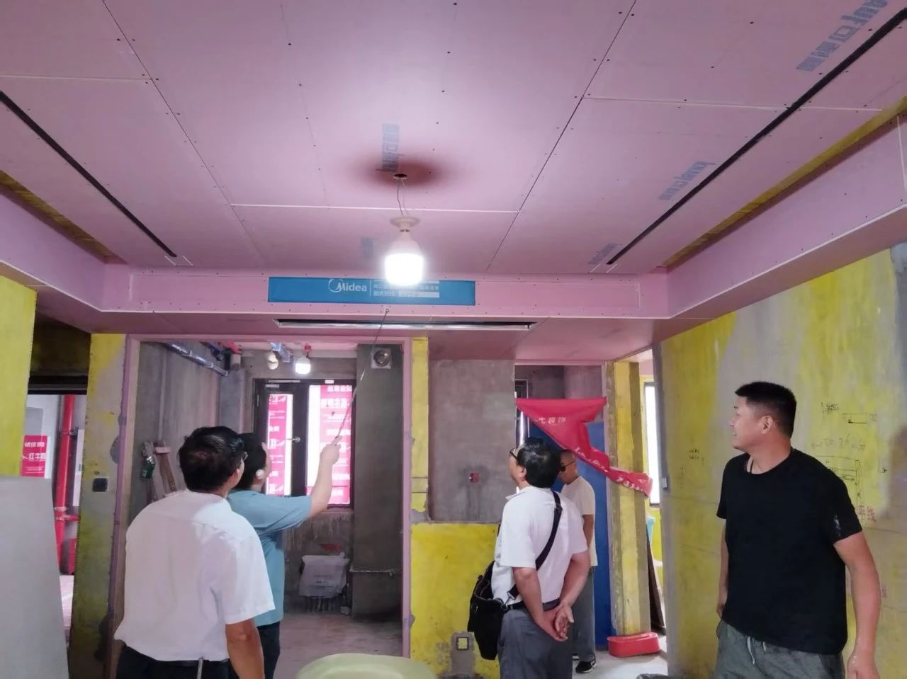 工地突擊巡檢：嚴(yán)苛落實(shí)工藝標(biāo)準(zhǔn)，全力護(hù)航工程質(zhì)量！